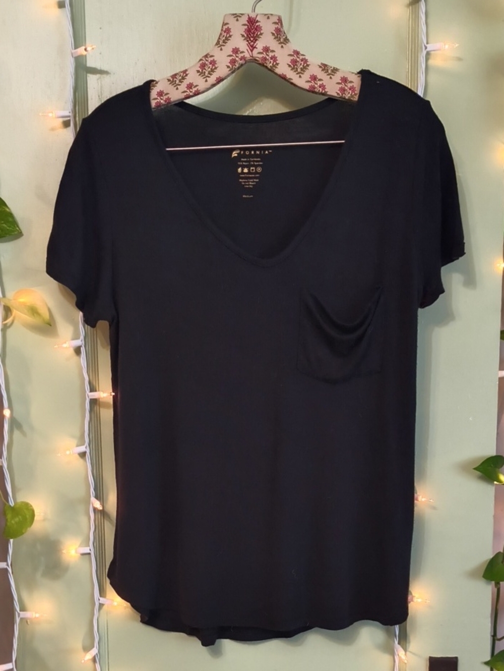 Women's Fornia Black Slinky V Neck Breast Pocket Relaxed Fit T-shirt M